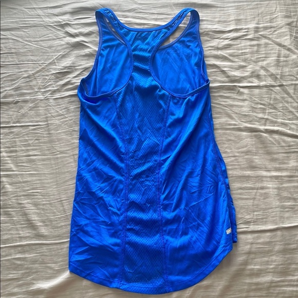 Danskin Now Blue Semi-Fitted Racerback Tank Top‎ size small (4-6) - Picture 4 of 7